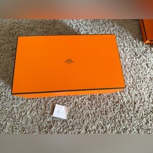 Hermès Signature Orange Box